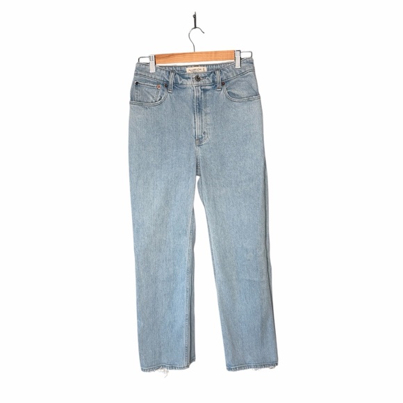 Abercrombie & Fitch 90s Relaxed Jean - Picture 2 of 11